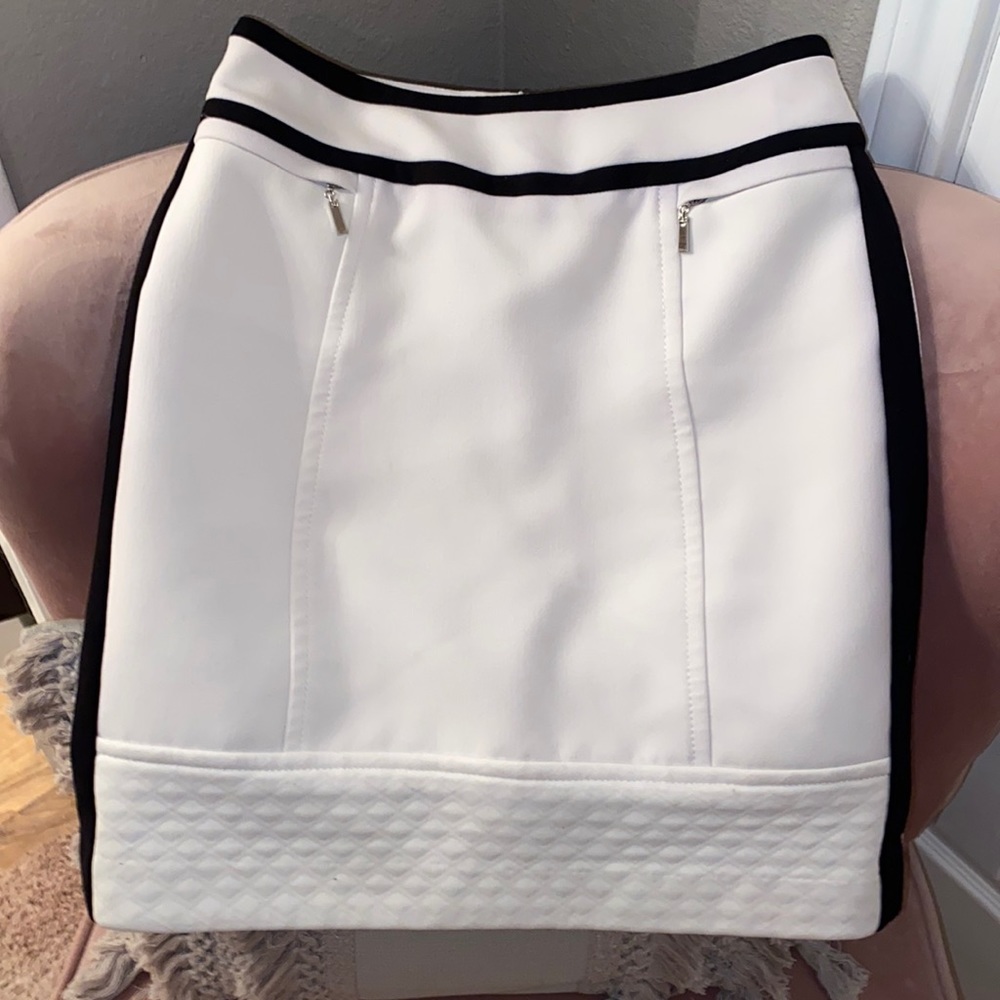White House Black Market gorgeous skirt